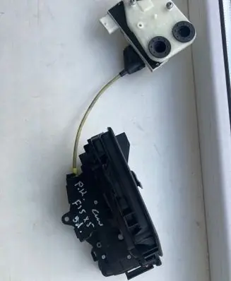 BMW X5 F15 Front door lock 7419839