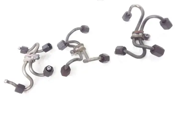 BMW X5 E53 Fuel injector supply line/pipe 