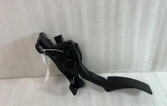 Jeep Grand Cherokee Accelerator throttle pedal 93409700 6PV933 52124785AF