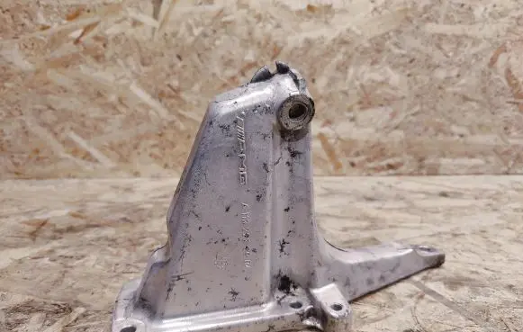 Mercedes-Benz S W220 Engine mounting bracket A1132233904