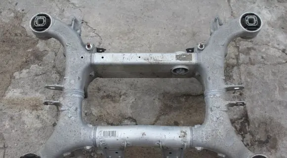 BMW 5 F10 F11 Rear axle beam with reductor 