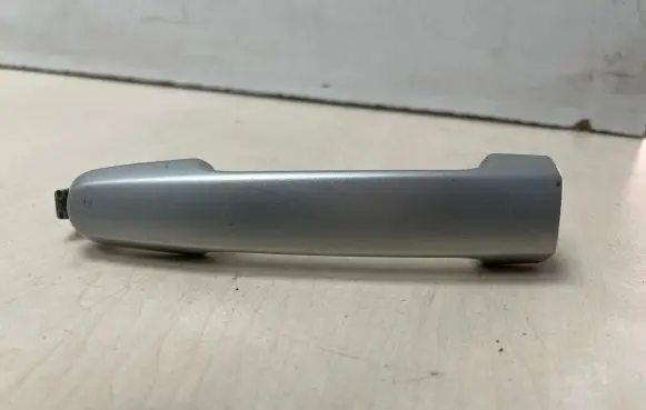 Toyota Avensis T250 Front door handle cover 