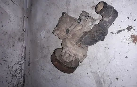 Volkswagen PASSAT B4 Water pump