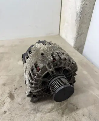 Volkswagen PASSAT B8 Generator/alternator 03L903023L TG14C043 2612004E
