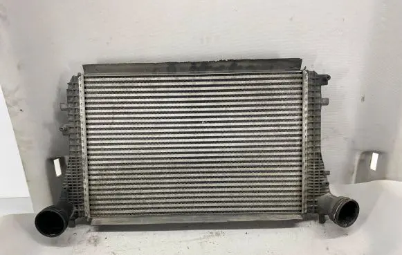 Volkswagen PASSAT B6 Intercooler air channel guide 