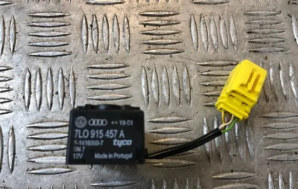 Audi A8 S8 D3 4E Fuse 7L0915457A 514160007