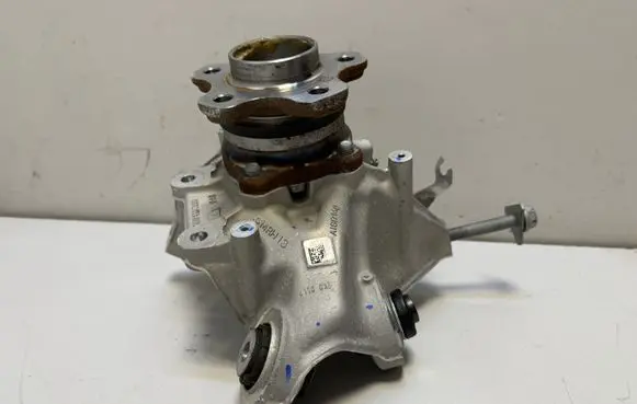 BMW X5 G05 Rear wheel hub 6876653 6893687