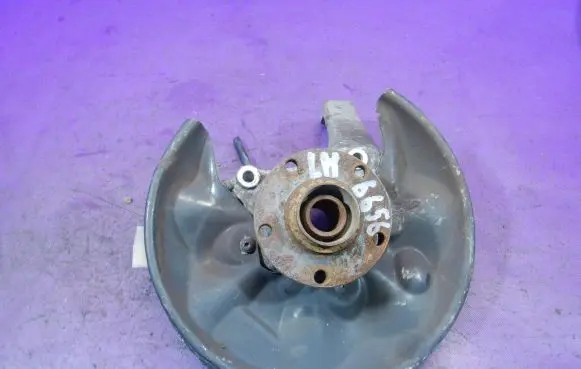 Audi A8 S8 D3 4E Rear wheel hub spindle/knuckle 