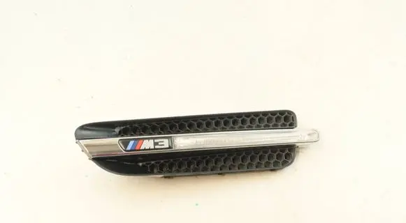 BMW 3 E90 E91 Front fender indicator light 8046447 51138046447 8042227