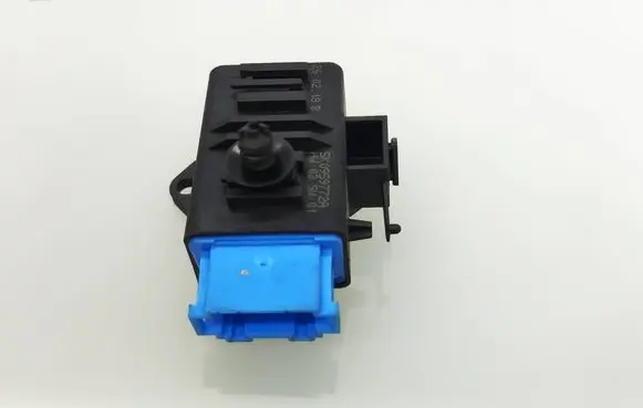 Volkswagen Transporter - Caravelle T6 Seat heating relay 5K0959772A