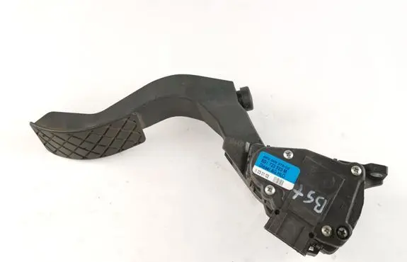 Volkswagen PASSAT B5.5 Accelerator throttle pedal 8D1723523M 6PV00837602