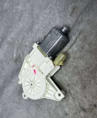 Nissan X-Trail T32 Rear glass lock/latch X78 964368101
