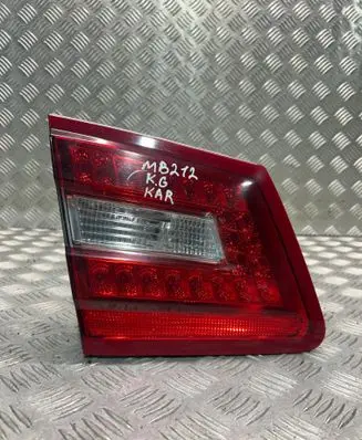 Tailgate rear/tail lights