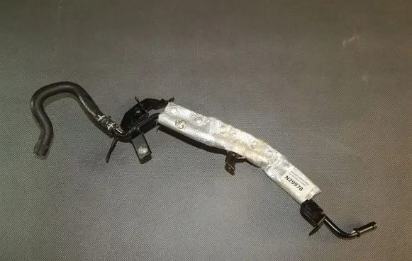 Volkswagen Golf VII Engine coolant pipe/hose 04L121070D
