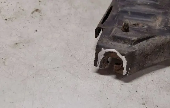 Seat Ibiza III (6L) Front bumper mounting bracket 6L0807183 M8205