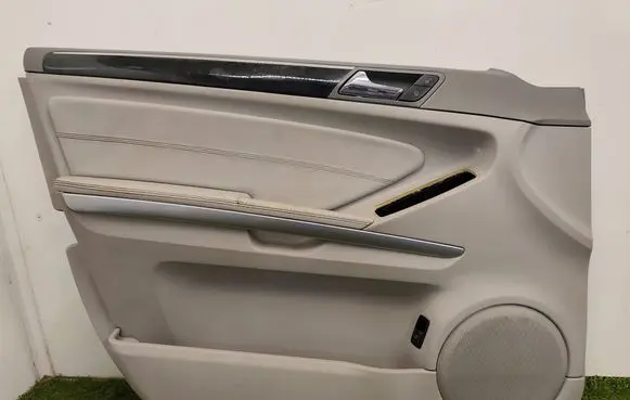 Mercedes-Benz ML W164 Front door card panel trim A1647203122 1356345Q