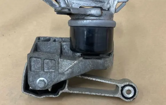 Land Rover Evoque I Engine mount bracket BJ326F012AB G3046001 GJ326P096AE