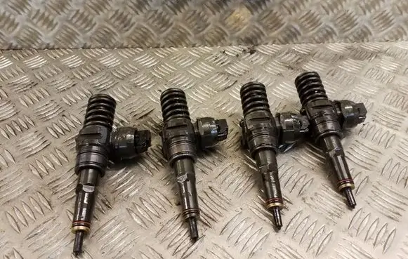 Skoda Octavia Mk2 (1Z) Fuel injectors set 0414720215 038130073AG