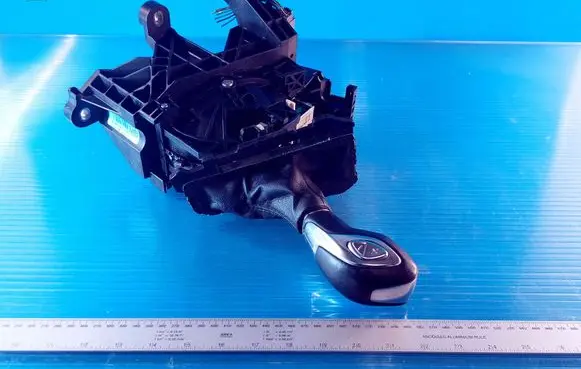 Ford Focus Gear shifter/selector BV6P7K004MB3JA6