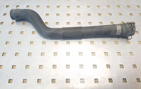 BMW 5 E39 Engine coolant pipe/hose