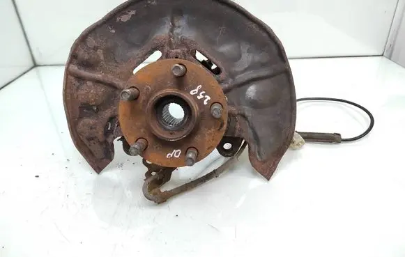 Toyota Avensis T250 Front wheel hub spindle knuckle