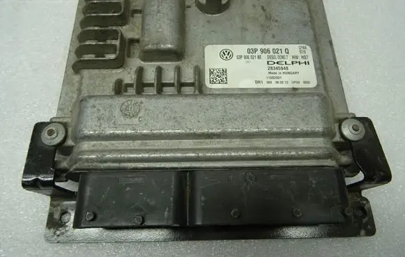 Seat Ibiza IV (6J,6P) Engine control unit/module 03P906021Q