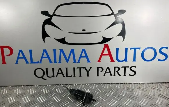 Mini Cooper Countryman R60 Windscreen/windshield washer pump 2751743