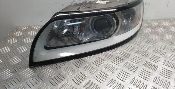 Volvo V50 Headlight/headlamp 30763033