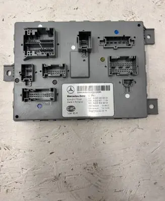 Mercedes-Benz C W205 SAM control unit A2059008304