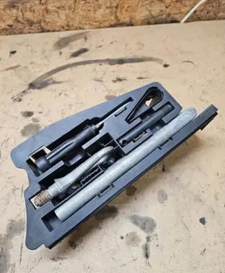 Audi A6 S6 C6 4F Tool set 4F5012111
