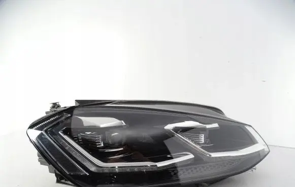 Volkswagen Golf VII Headlight/headlamp