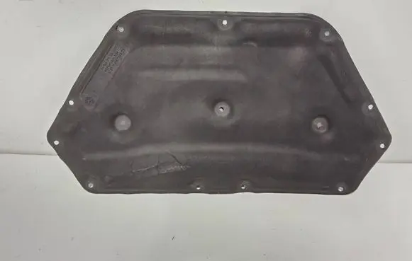 Engine bonnet/hood sound/heat insulation