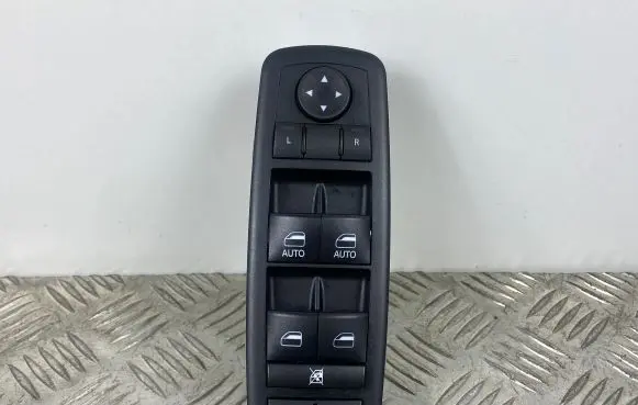 Jeep Grand Cherokee Electric window control switch 68319802AA