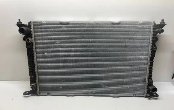 Audi Q5 SQ5 Coolant radiator 8R0121251E