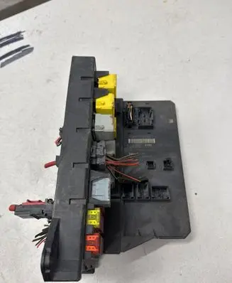 Mercedes-Benz Sprinter W906 Fuse module A9069006303 A9069017501