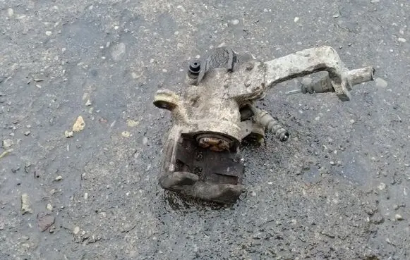 Rear brake caliper