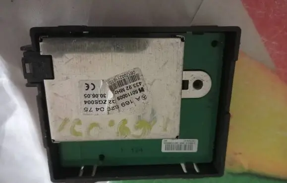 Mercedes-Benz E W212 Antenna control unit A1698200475