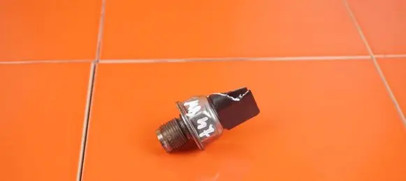 Ford Transit Fuel pressure sensor 5WS40755 18MB47