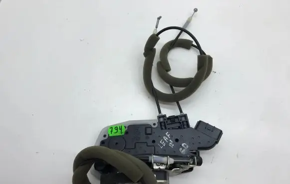 Nissan Leaf I (ZE0) Rear door lock