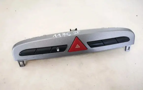 Peugeot 308 Hazard light switch 9659417177