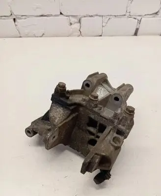 Volkswagen Transporter - Caravelle T5 Engine mounting bracket 070199343H