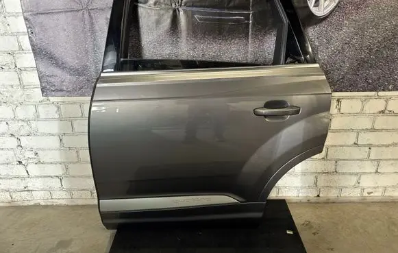 Audi Q7 4M Rear door