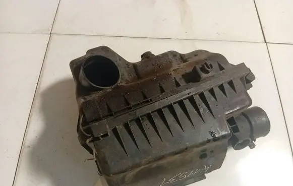 Toyota Yaris Air filter box