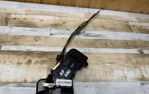 Mazda 2 Rear door lock DE9072F 371A264A26D