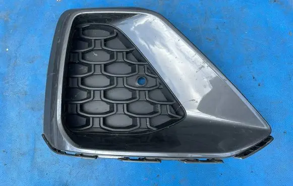 Audi Q8 Front bumper lower grill 4M8807152F
