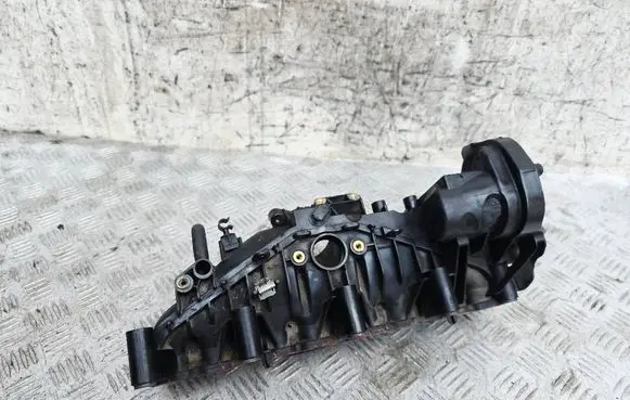 Nissan Navara D23 Intake manifold 140039990R