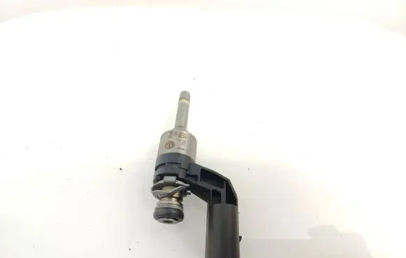 Skoda Octavia Mk2 (1Z) Fuel injector 03C906036F