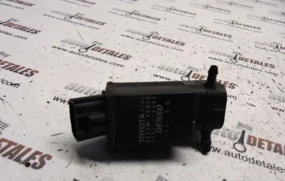 Toyota Corolla Verso E121 Windscreen/windshield washer pump 8533044010