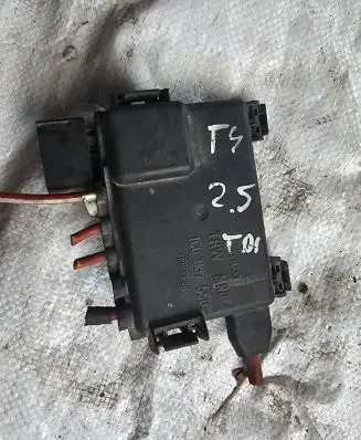 Volkswagen Transporter - Caravelle T4 Fuse module 1C0937550