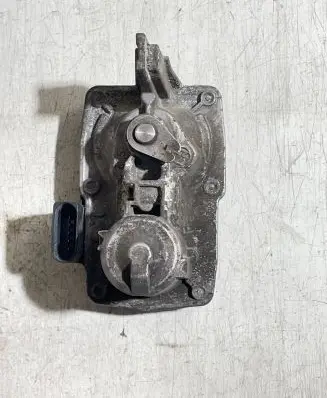 Volkswagen Touran III Intake manifold valve actuator/motor 5Q0253691J
